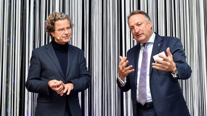 HDV-Vorsitzender Jürgen Gangl im Gespräch mit Dr. Florian Langenscheidt. (Foto: HDV)