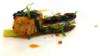 Ein Spargelgericht aus der Haute Cuisine