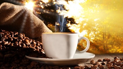 Kaffeetasse mit Kaffeebohnen