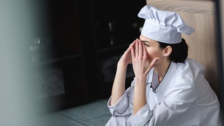 Eine verzweifelte Köchin