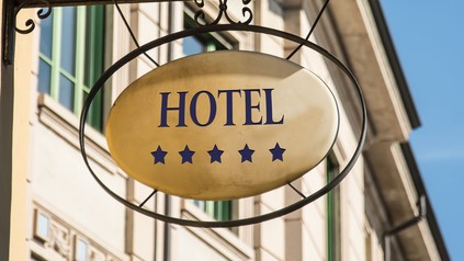 Hotelschild mit fünf Sternen