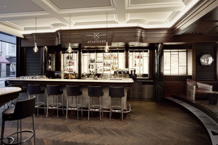 Die Bar Les Aviateurs von innen