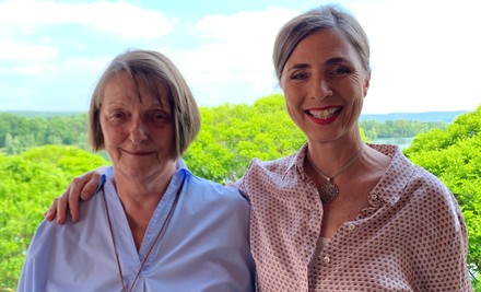 Gudrun Gennes (links), Deutschlehrerin für ausländische Kollegen, und Karina Kull, Direktorin im Dorf am See – Seehotel Niedernberg