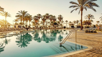 Pool am Hotel