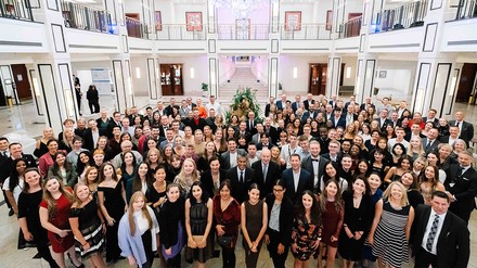 Mehr als 80 Auszubildende und Studenten aus 35 Hotels sind gemeinsam mit ihren General Managern und HR-Leitern nach Berlin zur Azubi-Konferenz gereist. (Foto: © Marriott International)
Azubi-Konferenz 2022