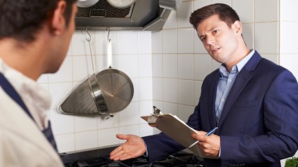 Hygienekontrolle im Restaurant