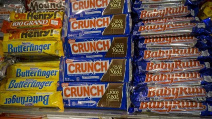 Mehrere Schokoriegel von Nestle, z.B. Butterfinger, Mound, Oh Henry!, Crunch und BabyRuth