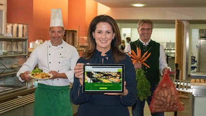 Michaela Kaniber stellt das neue Online-Portal "RegioVerpflegung" vor