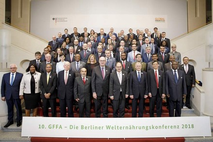 Die Teilnehmer der Berliner Welternährungskonferenz bei einem Gruppenfoto