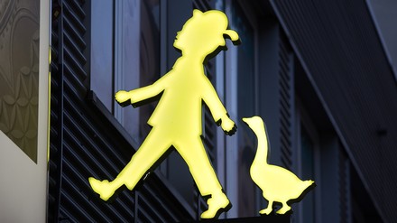 Leuchtschild bzw. Logo der Burger-Kette Hans im Glück