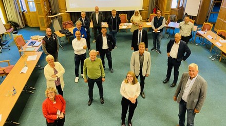 Vertreter der Gemeinden, des Tourismusverbandes und der Bergbahnen am Arlberg bringen ihre Ideen als Modellregion in eine vom Land Tirol beauftragte Studie ein.