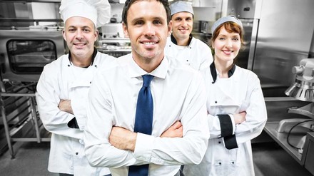 Vier Arbeitgeber in der Restaurantküche