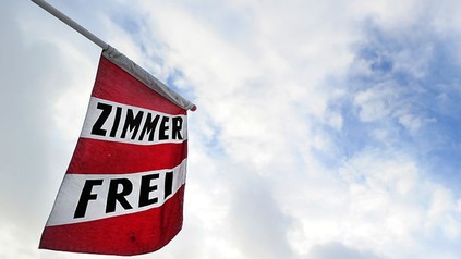 Flagge mit Aufschrift "Zimmer frei"