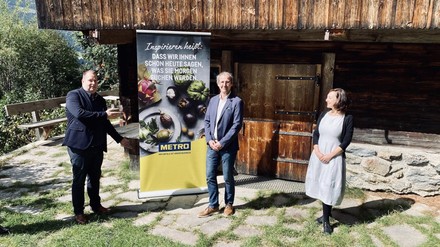 Thorsten Schwede, Thomas Rudelt und Theresa Imre (v. l.) beim Europäischen Forum Alpbach. (© Metro Österreich)
Thorsten Schwede, Thomas Rudelt und Theresa Imre
