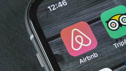 Das Logo von Airbnb