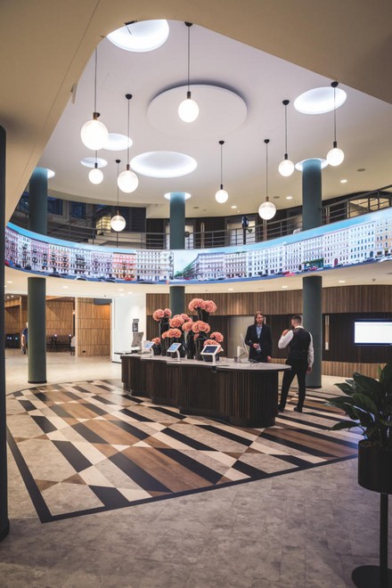 Der Eingangsbereich des Hotels Berlin, Berlin.