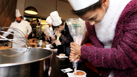 SChüler bei einem Schnupper-Workshop im Dorint Hotel Bremen