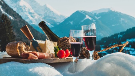 Ein Hotel in den Alpen