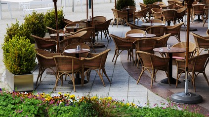 Ein Straßencafe
