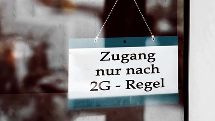 Schild: Zugang nur nach 2G-Regel