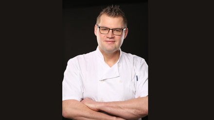 Mark Beastall bekleidet im Alpenloge Hotel die Position des Küchenchefs. (Foto: © Boutiquehotel Alpenloge)