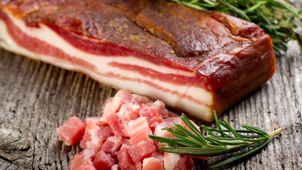 Schweinespeck.