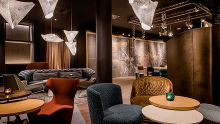 Lounge im Motel One Stuttgart-Mitte