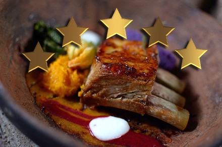 Ein Gourmetessen auf einem Teller