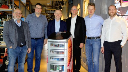 Ghotel Group präsentiert neuen Hotelmitarbeiter, Mr. Mox.