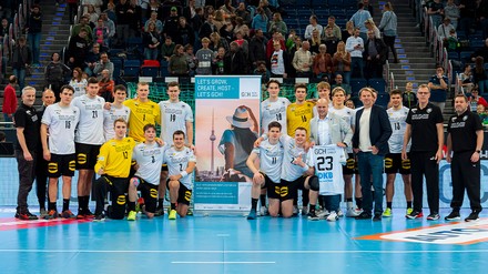 Die GCH Hotel Group bekräftigt die Partnerschaft mit dem DHB und wird Nationaler Supplier der IHF-U21-Weltmeisterschaft 2023 in Deutschland. (Foto: © Sascha Klahn / DHB / Marco Wolf)
Die GCH Hotel Group wird Nationaler Supplier der IHF-U21-Weltmeisterschaft 2023 in Deutschland.
