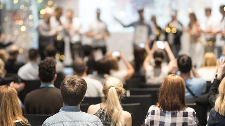 Der Countdown für den diesjährigen Deutschen Hotelnachwuchs-Preis läuft (Foto: © kasto/stock.adobe.com)
Preisverleihung