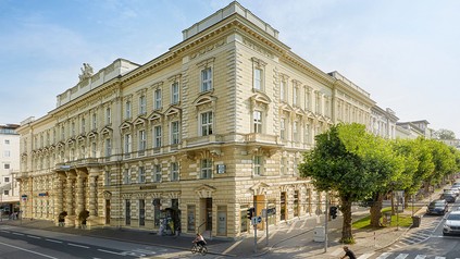 Das Hyperion Hotel Salzburg hat eine beeindruckende Fassade.