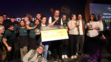 Heaven’s Kitchen aus Stuttgart ist Gewinner des Deutschen Gastro-Gründerpreises 2023 (Quelle: Sarah Kleinen) Gastor Gründerpreis Siegerfoto