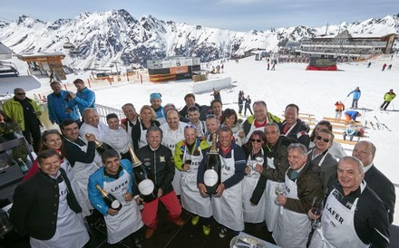 Johann Lafer und die Teilnehmer der Küchenparty