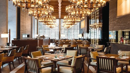 Im Deluxe-Hotel „The Chedi Andermatt“ kommen Gäste voll auf ihre Kosten.