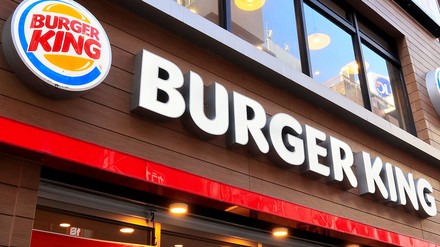 Burger King setzt beim Entwickeln neuer Produkte auf KI. (Foto:© slyellow/stock.adobe.com) Burger King Restaurant