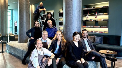 Das bunte Team im Ameron Hotel Abion Berlin