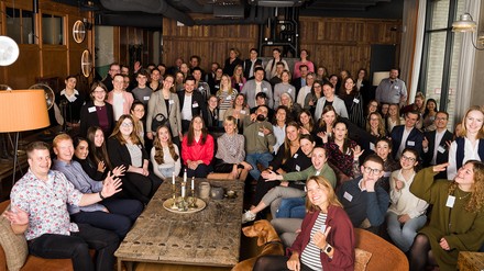 Guter Laune und voller Tatendrang: die rund 90 Teilnehmer des Innovation Camps 2023 (Foto: © Marko Bogdanovic) Das Innovation Camp 2023 fand am 19. März 2023 statt
