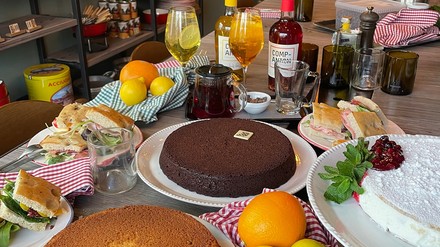 Britischer Afternoon Tea trifft auf Dolce Vita. (Foto: 25hours Hotels) Britischer Afternoon Tea trifft auf Dolce Vita.