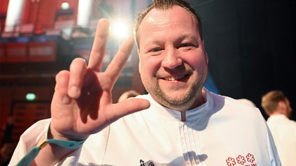 Aufsteiger des Jahres ist Jan Hartwig, der mit seinem Restaurant "Jan" im Münchner Museumsquartier. Von Null Sternen in die Königsklasse.