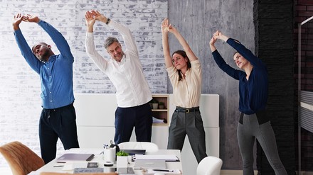 Und was unternehmen Sie für das Wohl Ihrer Mitarbeiter? (Foto: © Andrey Popov/stock.adobe.com) Und was unternehmen Sie für das Wohl Ihrer Mitarbeiter?