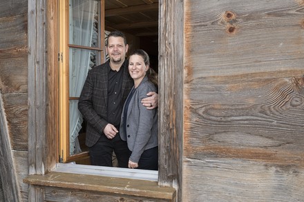 Alexandra und Reto Invernizzi freuen sich bereits auf die Wiedereröffnung des Hotels Landgasthof Kemmeriboden-Bad. (Foto: © Hotel Landgasthof Kemmeriboden-Bad) Alexandra und Reto Invernizzi