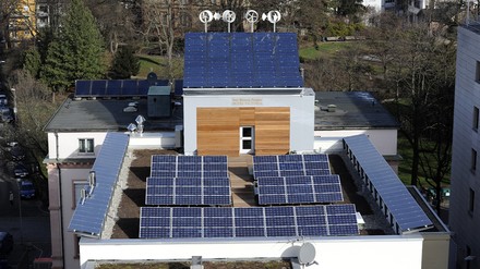 Bereits seit Jahrzehnten steht das familiengeführte Best Western Premier Hotel Victoria für Komfort und Nachhaltigkeit – unter anderem mit einer eigenen Solaranlage auf dem Dach. (Foto: © BWH Hotel Group Central Europe) Best Western Premier Hotel Victoria