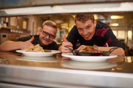 Zwei Auszubildende im Hotel Mohren