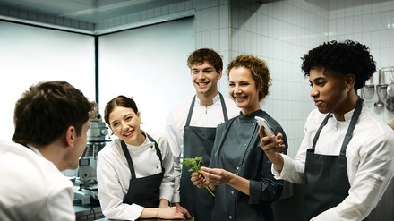 Für das Förderprogramm „Talents United by Transgourmet“ kann man sich noch bis 15. zum Juli 2023 bewerben. (Foto: © Transgourmet Deutschland GmbH & Co. OHG) Für das Förderprogramm „Talents United by Transgourmet“ kann man sich noch bis 15. zum Juli 2023 bewerben.