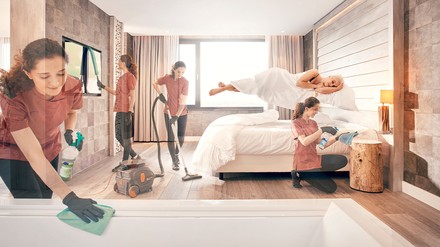 Mit Room Care von Diversey kann mit wenigen Handgriffen ein hygienisch einwandfreies Hotelzimmer erzielt werden. (Foto: © Diversey) Room Care von Diversey