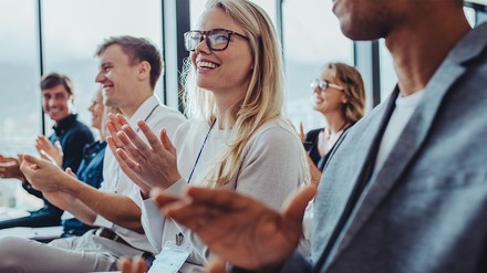 Gemeinsam neue Potenziale schaffen – das ist das Ziel des HoGa-Netzes. (Foto: © Jacob Lund/stock.adobe.com) Gemeinsam neue Potenziale schaffen – das ist das Ziel des HoGa-Netzes.