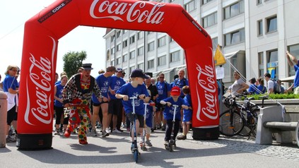 Bei der Veranstaltung "Around the World in a Day" wird gemeinsam für den guten Zweck gesportelt.