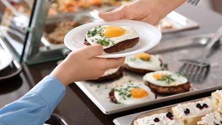 Klüh Catering hat mit der ESWE Versorgungs AG einen neuen Kunden hinzugewonnen. (Foto: © New Africa/stock.adobe.com) Klüh Catering hat mit der ESWE Versorgungs AG einen neuen Kunden hinzugewonnen.
