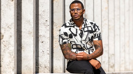 Kwame Onwuachi ist für seine Kochkünste von der Organisation „The World’s 50 Best Restaurants“ mit dem Resy One To Watch Award 2023 ausgezeichnet worden.